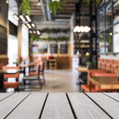 table regarder vide restaurant min